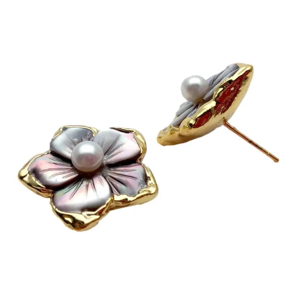 Natural sea shell carved flower White Pearll stud earrings For Women Piercing Earrings