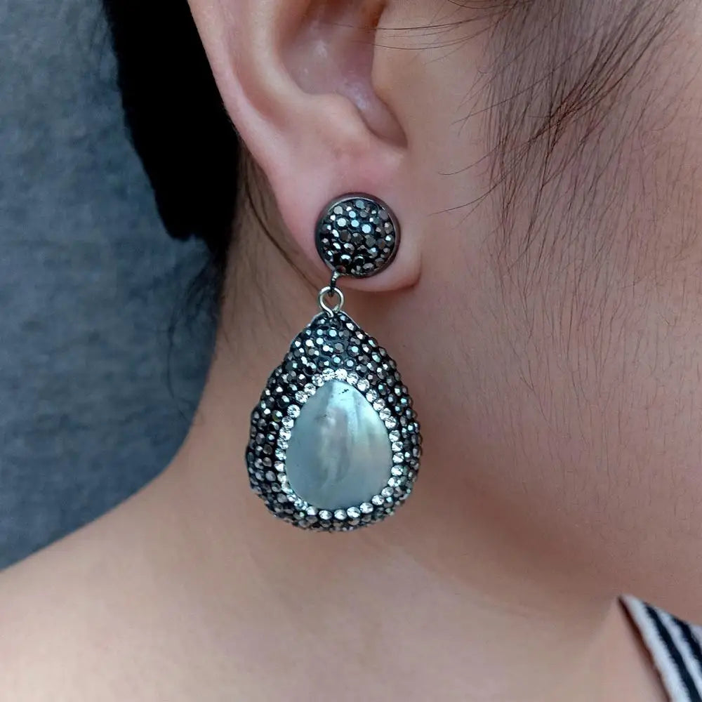 Natural White Sea Shell Teardrop Shape Drop Black Crystal Paved Earrings Women Wedding Earrings